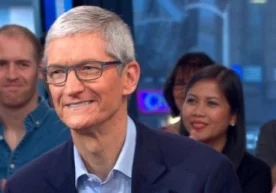 Apple компаниясининг бош директори Тим Кук минг долларлик