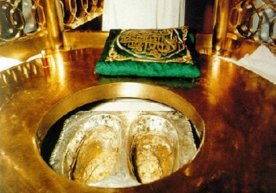 Maqomi Ibrohim kubga o‘xshash tosh. Ibrohim alayhis salom