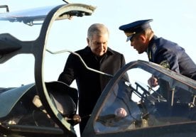 Президент Шавкат Мирзиёев Чирчиқ авиация таъмирлаш