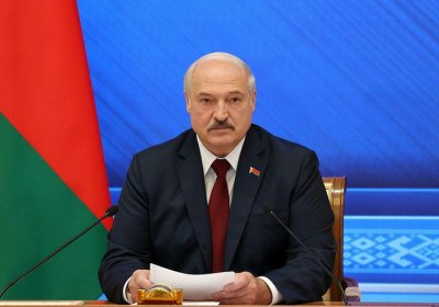 Lukashenko tez orada prezidentlikdan ketishini aytdi фото