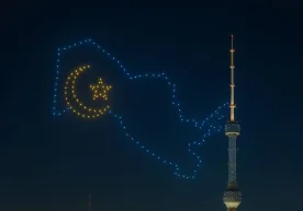 Тошкентда Давлат байроғи куни муносабати билан дронлар