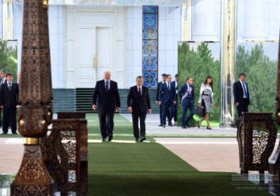 Aleksandr Lukashenko: “33 million aholiga ega gigant mamlakatni toʻgʻri yoʻldan olib boryapsiz” фото