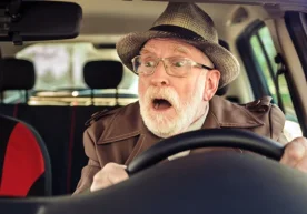 Франциянинг ғарбий қисмида яшовчи 85 ёшли қария шифокор