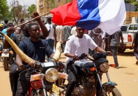 Nigerdagi davlat to‘ntarishi: qo‘shni mamlakatlar qo‘shin kiritish bilan tahdid qilmoqda фото