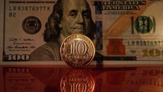 Rossiyada dollar kursi 2014 yilning dekabridan buyon ilk marta 77 rubldan oshdi фото
