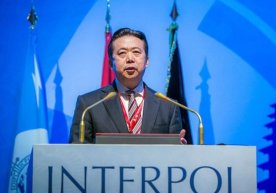 Interpol prezidenti oilasi politsiya himoyasiga olindi фото