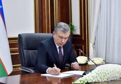 Президент Ўзбекистон мустақиллигининг 30 йиллиги бўйича қарорни имзолади фото
