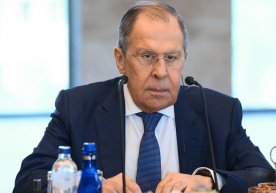 Lavrov Putin va Zelenskiy qanday sharoitda uchrashishi mumkinligini aytdi фото