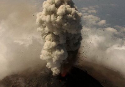 Гватемалада Фуэго вулқони отила бошланди фото