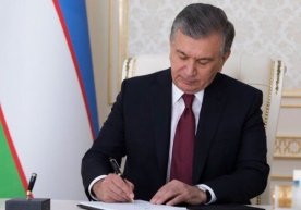 Давлат органлари ходимлари ҳукуматнинг махсус мобиль алоқа тизимидан фойдаланишади фото