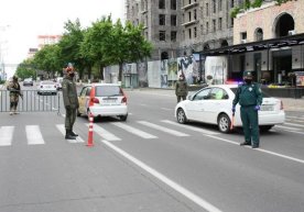 O‘zbekistonda avtomobillar harakatiga 72 soatlik cheklov amal qila boshladi фото