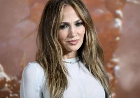 Xonanda va aktrisa Jennifer Lopes 55 yoshda ham maftunkor