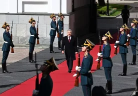 Шавкат Мирзиёев Москвадаги ҳарбий парадда иштирок этди (фото) фото