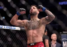 Ярим енгил вазн тоифасида UFC чемпиони Илия Топурия