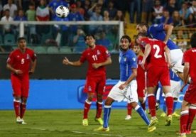 Futbol bo‘yicha Italiya terma jamoasi Evro-2016 chempionati final raundiga chiqdi фото