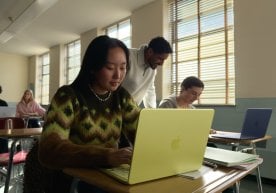 Apple компанияси Ню-Йорк, Лондон ва Шанхай шаҳарларида бир