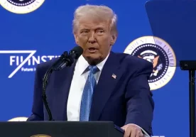 АҚШ президенти Доналд Трамп ўзини «қирол» деб атади, чунки