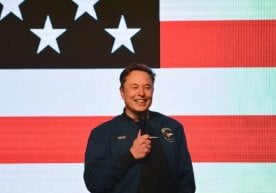 Tesla акциядорларидан компания раҳбари Илон Маск учун 29