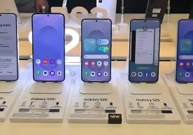 Leaked photos of S25, S25+, and S25 Ultra surface online фото