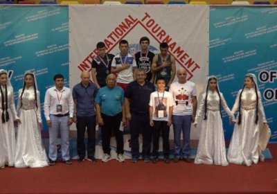 Abror Qodirov va Abdulhay Shorahmatov Rossiyadagi turnirda oltin medalni qo‘lga kiritishdi фото