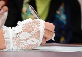 Австралия полицияси вояга етмаган қизларни мажбурий