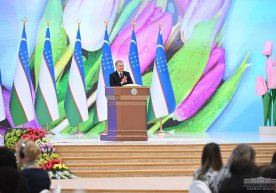 Shavkat Mirziyoyev ishtirokida Xalqaro kongress markazida bayram tadbiri boshlandi (foto) фото