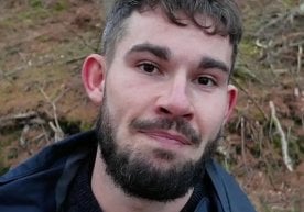 Лондонлик эркак саккиз кеча-кундуз давомида мижжа қоқмай