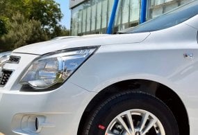 Car dealerships offer to pick up Chevrolet Cobalt export without waiting in line