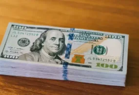 Центральный банк Узбекистана опубликовал официальные курсы