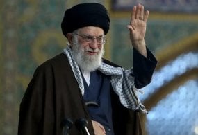 Хоминаийнинг вафотидан сўнг, унинг шахсий уйини суратга