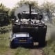 Britaniyalik urush faxriysi Tesla avtomobilini “Sherman” tanki bilan pachoqladi