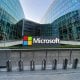 Microsoft ўзининг собиқ ходимига ишдан бўшатилгани учун
