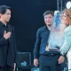 Ozoda Nursaidova, konser programı sırasında hayranlarından