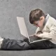 Согласно медицинским отчетам, у двух из трех школьников —