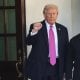 Вашингтондаги Оқ уйда АҚШ президенти Доналд Трамп ва