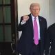 Vashingtondagi Oq uyda AQSh prezidenti Donald Tramp va