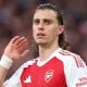 Arsenal himoyachisi Riccardo Calafiori jamoasining Angliya