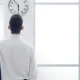 Am Vorabend von gesetzlichen Feiertagen wird die tägliche