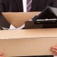 АҚШ ҳукуматида кенг кўламли ишдан бўшатиш тўлқини