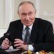 Rossiya Federatsiyasi prezidenti Vladimir Putin Peterburg