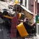 Portekiz’in başkenti Lizbon’da yolcu tramvayının karıştığı