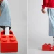 Crocs компаниясы Lego-мен бірлесіп, ерекше дизайндағы жаңа