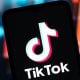TikTok Буюк Британияда юзлаб ходимларини ишдан бўшатишни