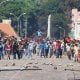 В Мадагаскаре в результате массовых беспорядков,