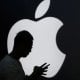 АҚШда бир гуруҳ ёзувчилар Apple компаниясини судга берди.