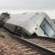 Данияда поезд юк ташувчи машинага урилиши оқибатида