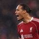 «Liverpul» jamoasi sardori Virgil van Deyk Chempionlar
