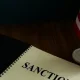 АҚШ Молия вазирлиги Эрон ҳарбийларига қурол ва