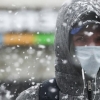 Olimlar koronavirus qishda tezroq tarqalishi sababini aniqladi