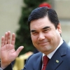 Gurbanguli Berdimuhamedov quruvchilarga gitara chalib qo‘shiq kuylab berdi (video)
